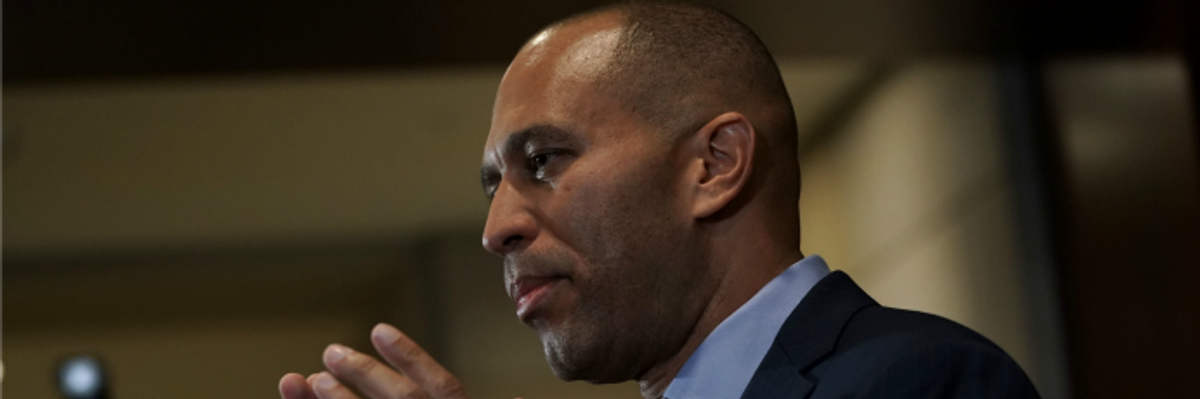 Progressives Outraged as House Democrats Elect 'Big Money' Centrist Hakeem Jeffries Over Barbara Lee for Caucus Chair