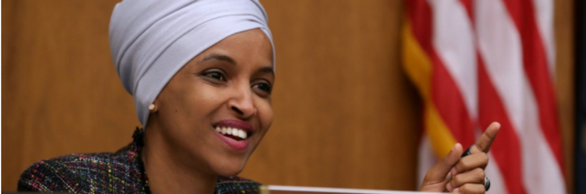 Demanding 'Full Accountability,' Lawmakers Call for Probe Into Claims ICE Gave Muslim Detainees a Choice: Spoiled Food or Pork