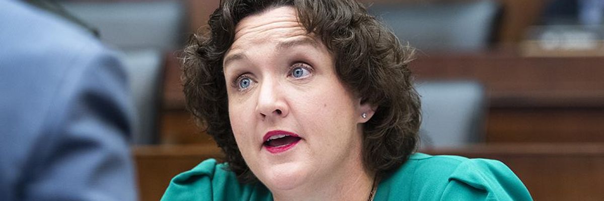 'I Hope the Postmaster General Comes Prepared. I Know I Will,' Says Rep. Katie Porter as DeJoy Agrees to Testify on USPS Changes