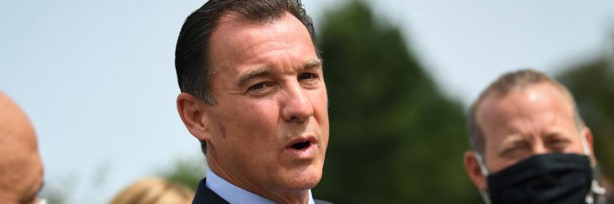 Centrist Democrats Panned for Demanding Revival of Major Tax Break for the Rich