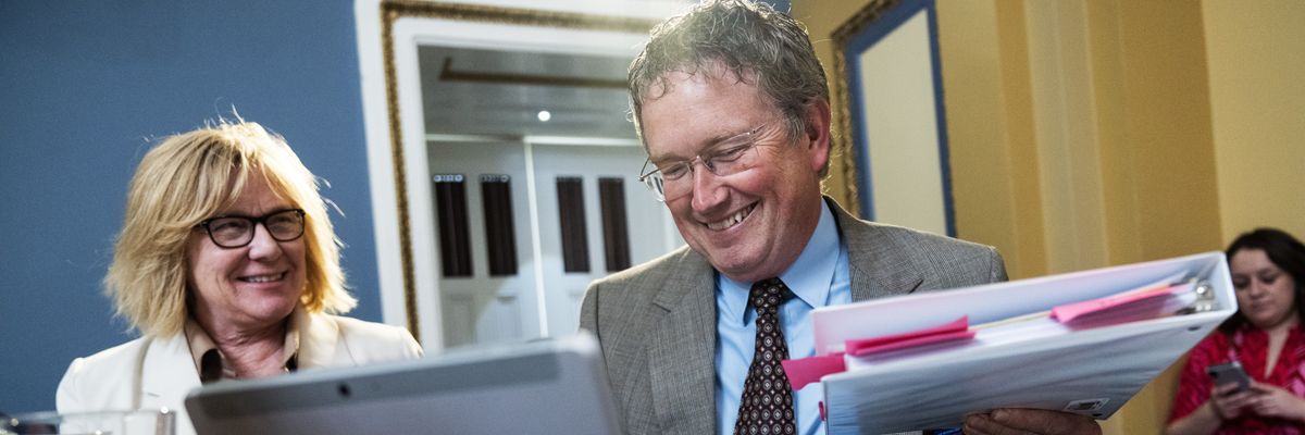 Reps. Thomas Massie and Michelle Fischbach attend a House meeting