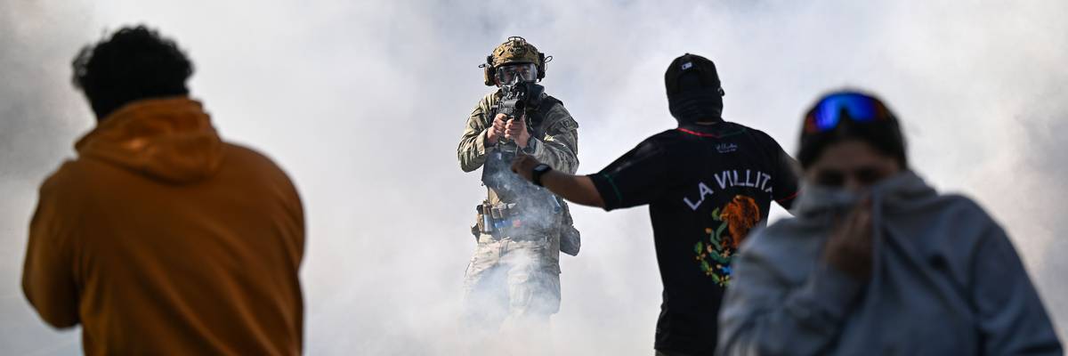 'Terrifying Escalation' as Trump's Federal Troops Bring War-Like Scenes and Chaos to Chicago