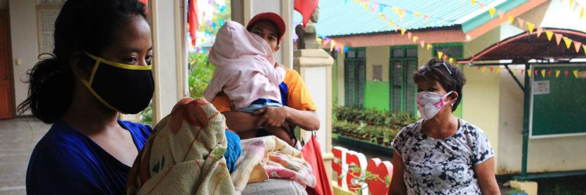 'Trapped in a Nightmare Situation': Philippines Typhoon Offers Glimpse of Climate Disaster Amid Pandemic