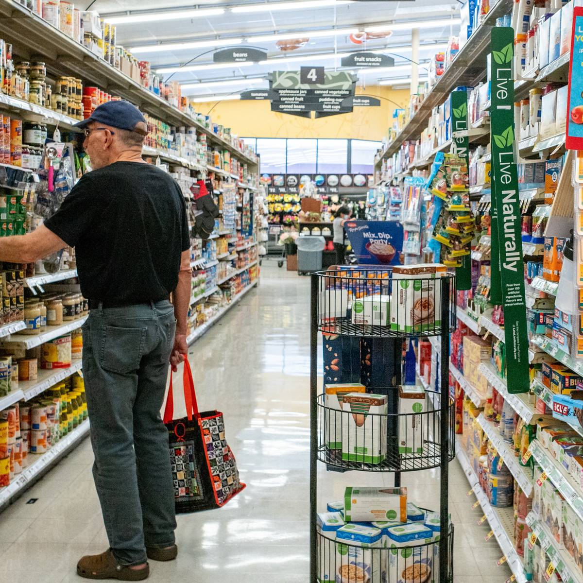 Retail Report Shows Consumer Spent More On Goods In June