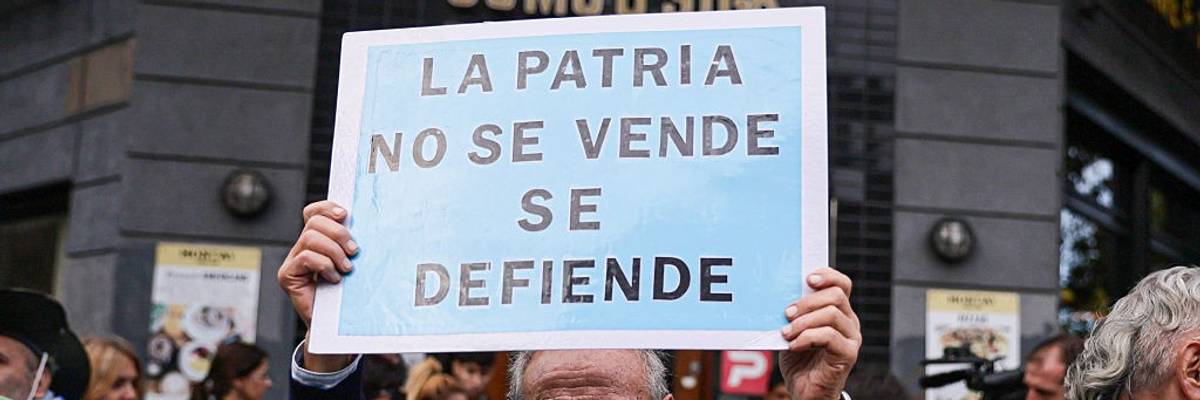 Retirees and Union Labor Confederation strike in Argentina