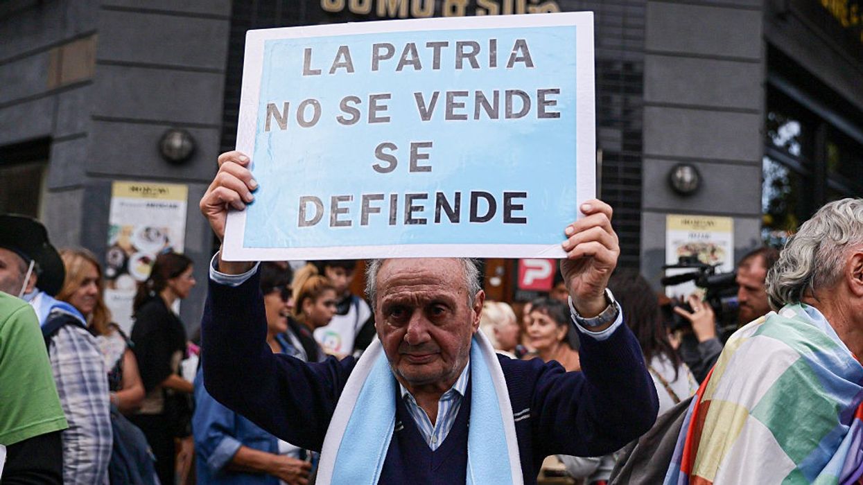Retirees and Union Labor Confederation strike in Argentina