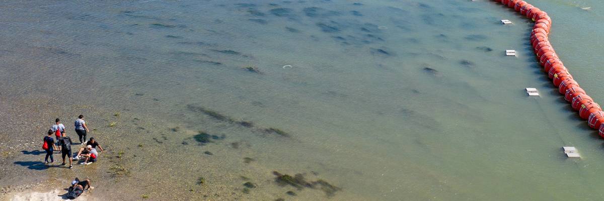 Rio Grande floating barrier