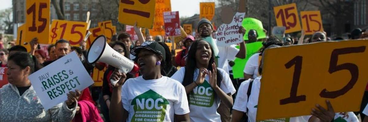 Worker Wages Flat, But Since 1978 CEO Pay Has Soared by 'Outrageous' 937%