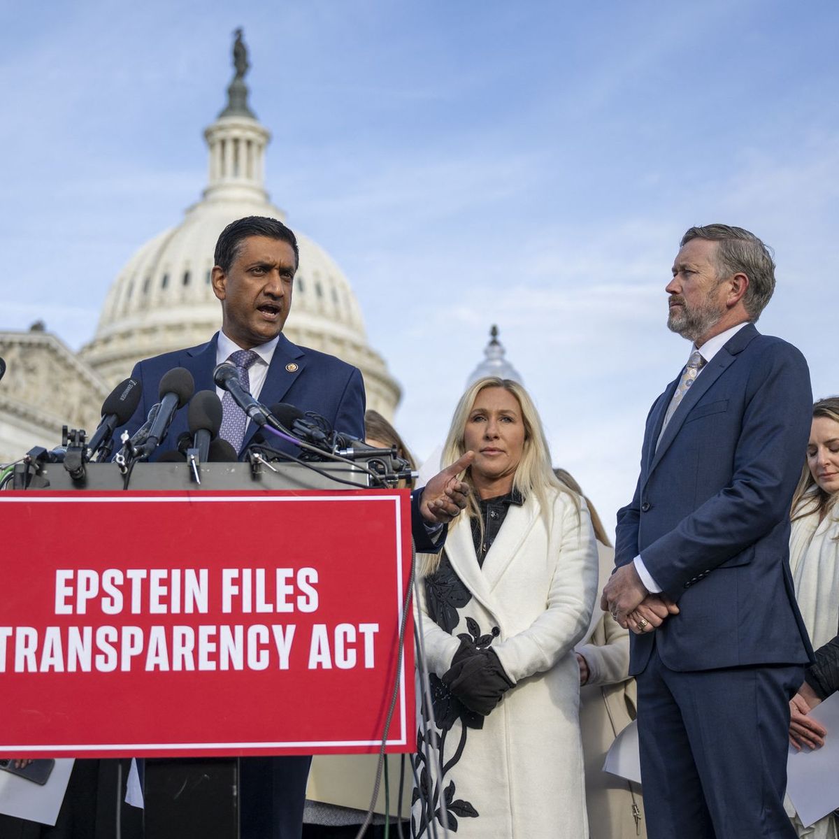 Ro Khanna and Thomas Massie introduce the Epstein Files Transparency Act