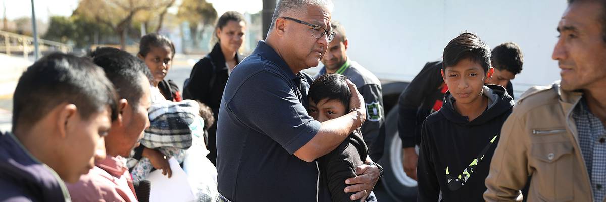 Roberto Diaz welcomes migrants to an Annunciation House facility