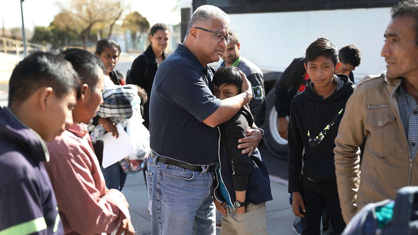 Roberto Diaz welcomes migrants to an Annunciation House facility