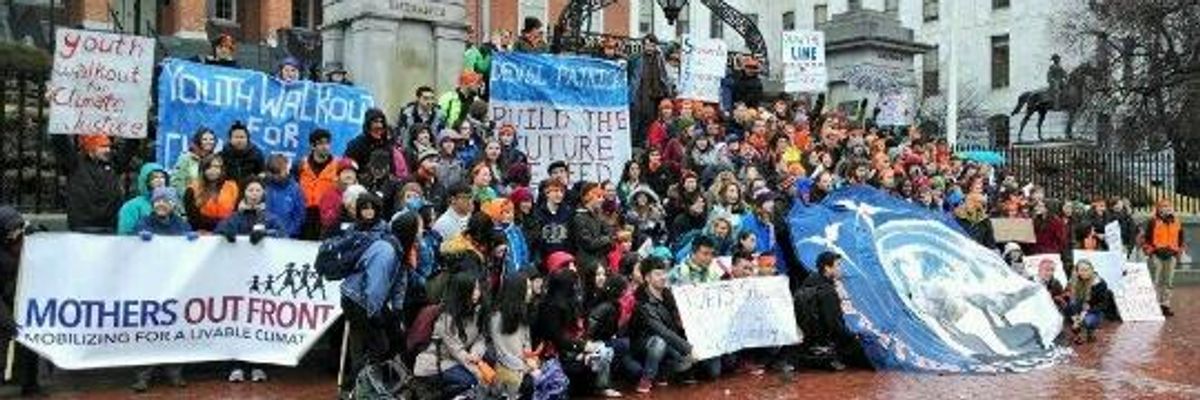 Student #WalkOut4Climate Demands Ban on Fossil Fuels