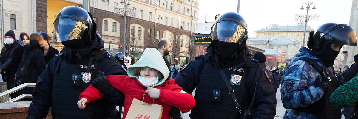 russia-anti-war-protest-arrests