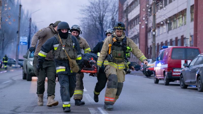 Russian attack on Zaporizhzhia kills 13, injures 30