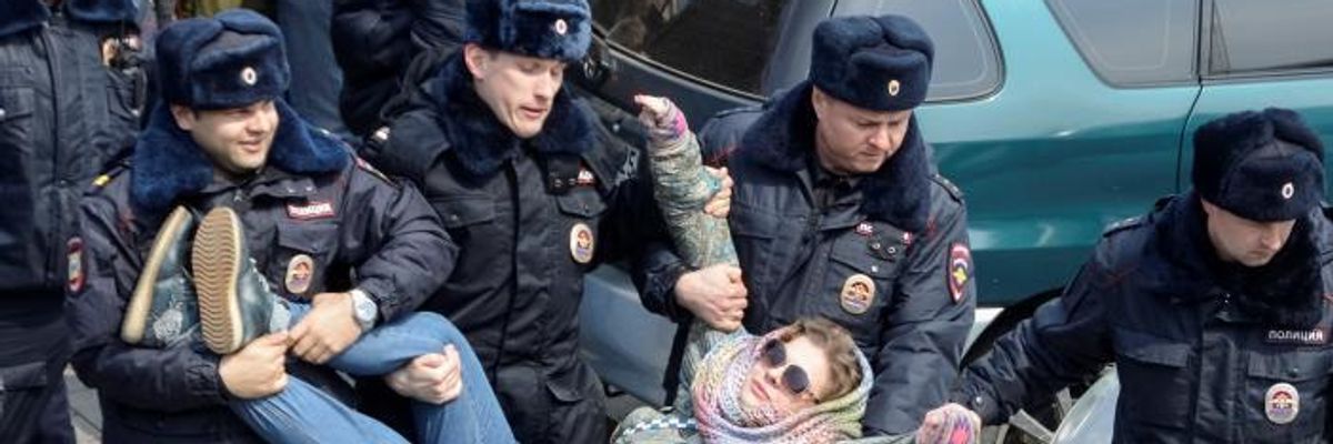 Hundreds Arrested as Unsanctioned Anti-Corruption Protests Erupt Across Russia