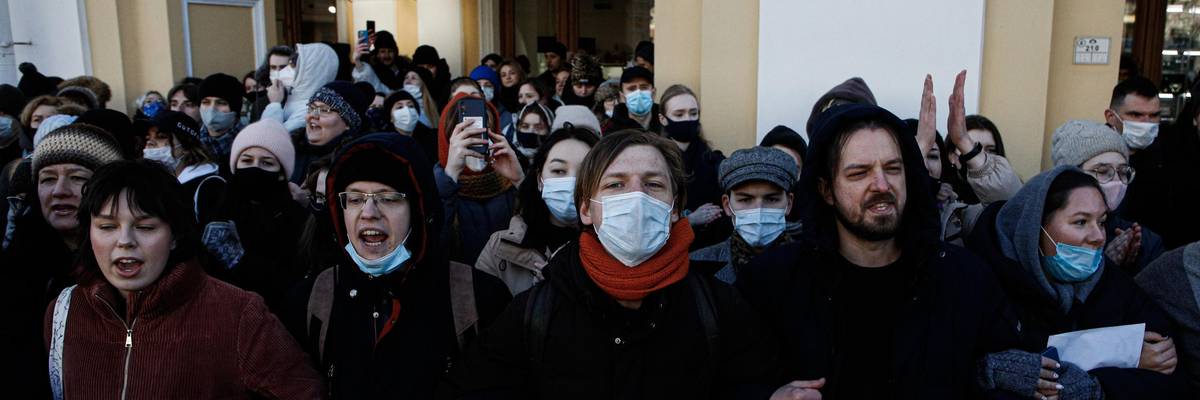 russians_protest_war-1