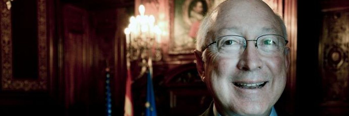 Clinton Transition Team Headed by Anti-Climate 'Powerbroker'