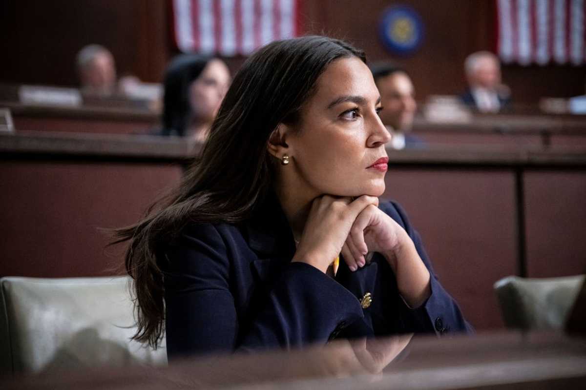 Poll Has AOC Leading Schumer by Nearly 20 Points in 2028 New York Primary | Common Dreams