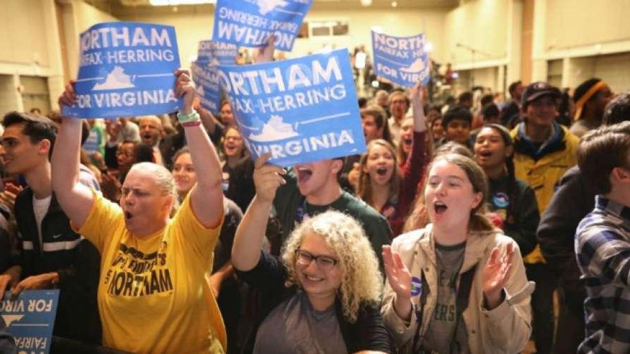 Can Democrats Catch a Wave in 2018?