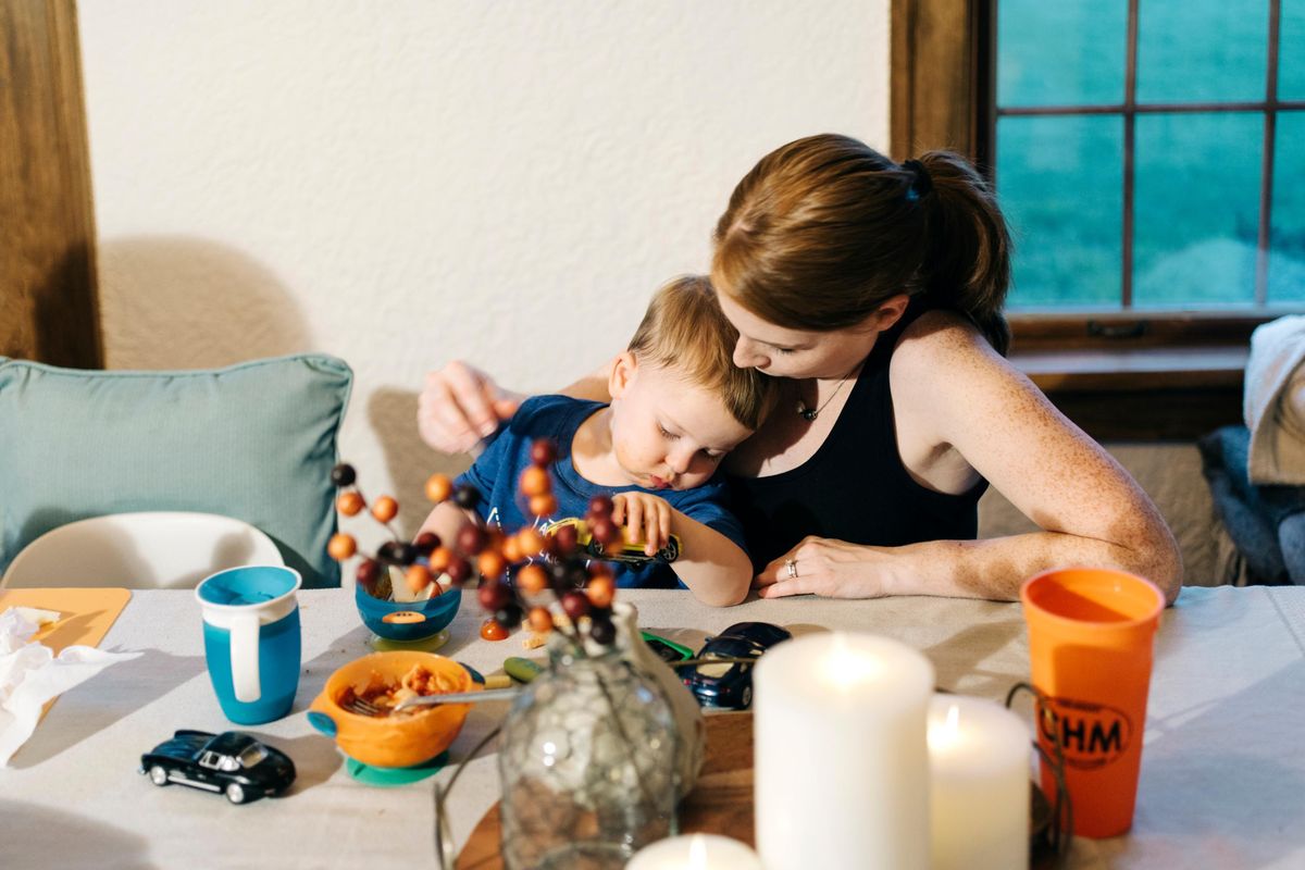 https://www.commondreams.org/media-library/sara-dean-and-her-2-year-old-son-patrick-sit-at-a-table-in-their-parchment-michigan-home-on-october-8-2018-a-few-months-aft.jpg?id=32136790&width=1200&height=800&quality=90&coordinates=0%2C138%2C0%2C112