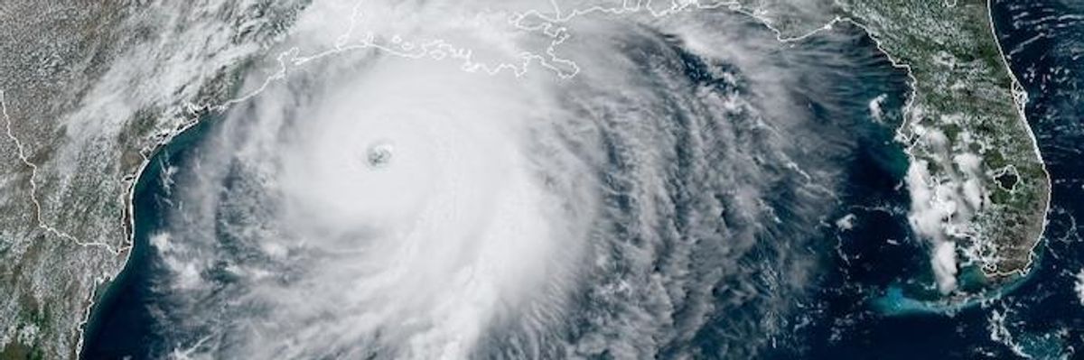 Warning of 'Unsurvivable' Storm Surge as Category 4 Hurricane Laura Barrels Toward US