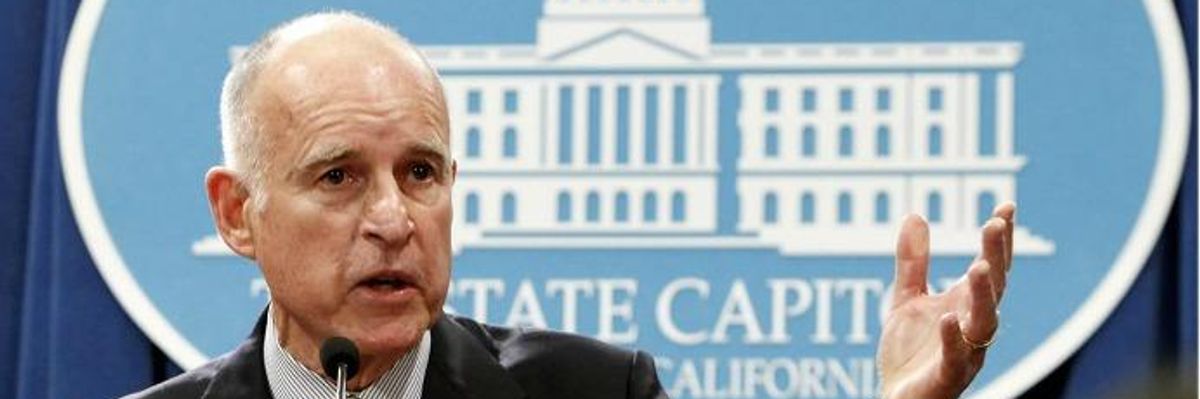 What's Taking So Long? Internet Defenders Demand Gov. Jerry Brown Sign California Net Neutrality Bill 'Without Delay'
