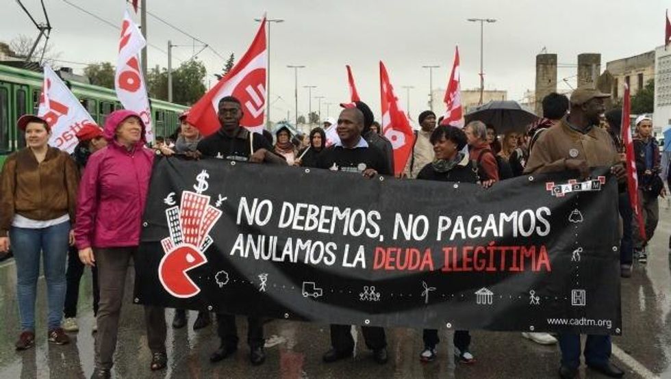 Scene from Tuesday's march through Tunis. (Photo courtesy of Jaron Browne/Grassroots Global Justice Alliance)