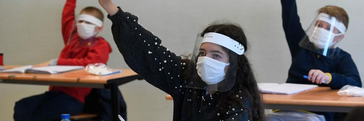 Teachers Union Warns Safely Reopening US Schools During 'Triple Crisis' Could Cost $116.5 Billion