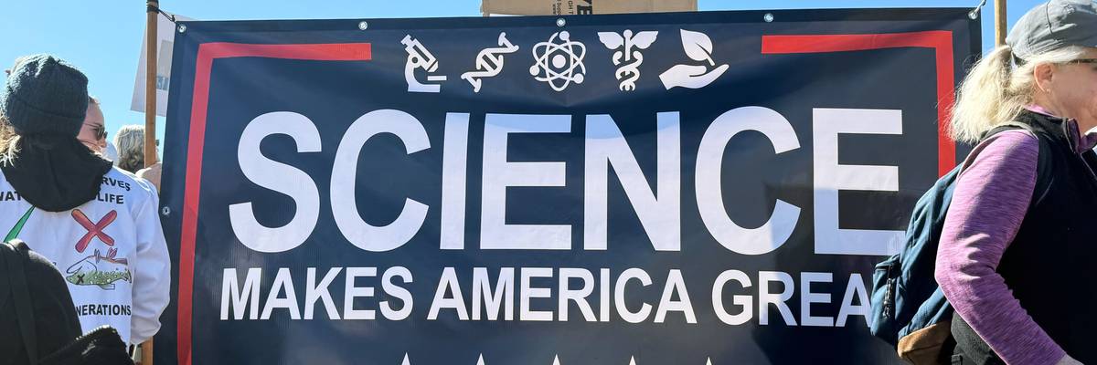 Scientists demonstrate against government policy