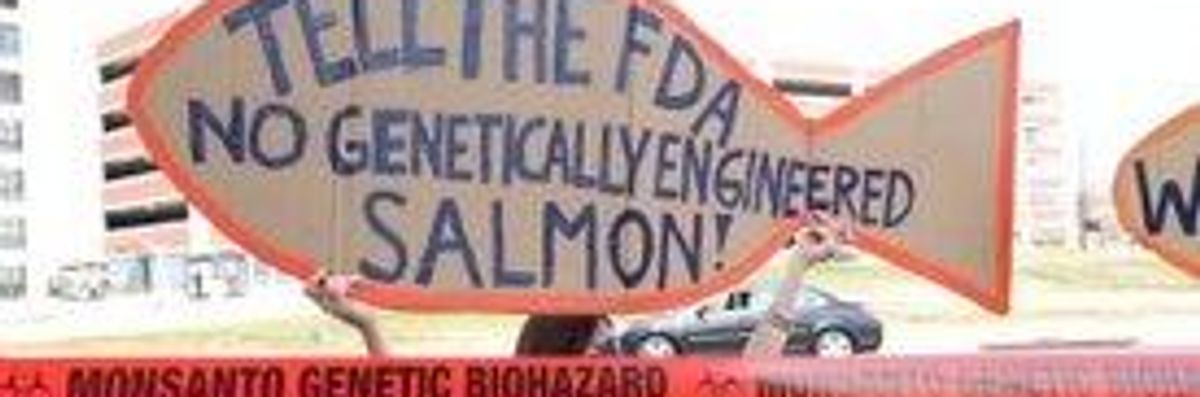 'Eat-In' Protesters Call Out Obama's Broken Promise to Label GMOs
