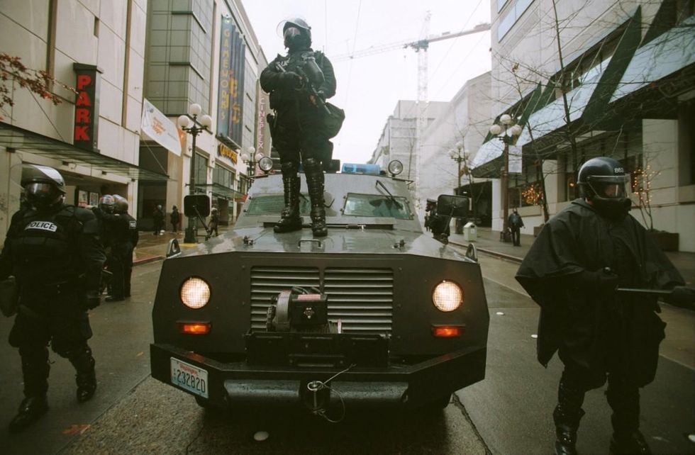 Seattle Police. Photo: (C) 1999 Dang Ngo_ZUMA Press.