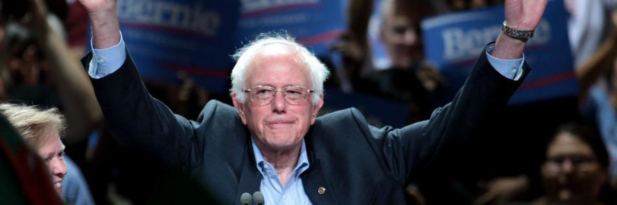 Poll Shows Clinton, Sanders in Virtual Tie as 'Dems Nationwide Feel the Bern'