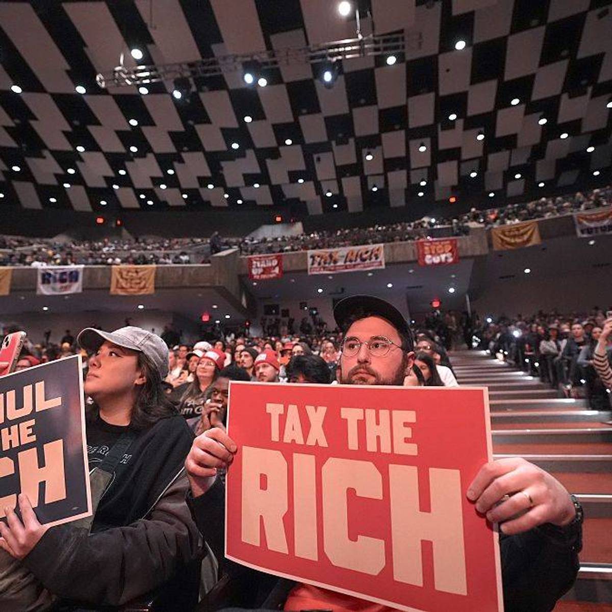Billionaire Compares 'Tax the Rich' Calls to Hate Speech as Study Finds Barely Half of Americans Earn Living Wage
