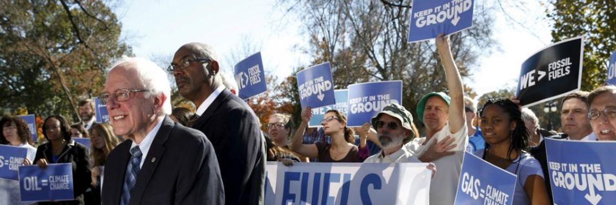 Bernie Sanders 'Raises the Bar Even Further' on Climate With Vow to Ban Fracking, All New Fossil Fuel Projects