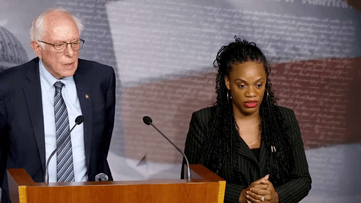 The Abolish Super PAC Act: Sanders and Lee Seek End to 'Corrupting Influence' of Dark Money