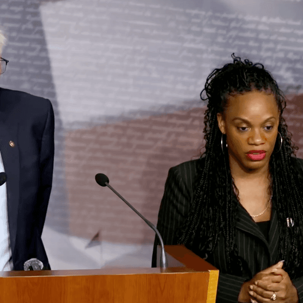 The Abolish Super PAC Act: Sanders and Lee Seek End to 'Corrupting Influence' of Dark Money