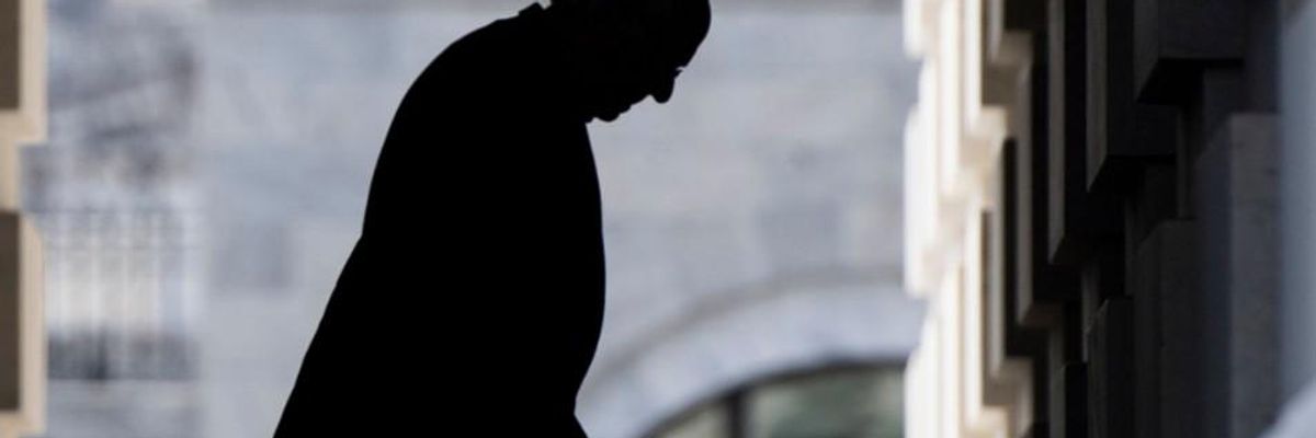 The Democratic Party's Hand Is Weak. Only Progressives Can Strengthen it.