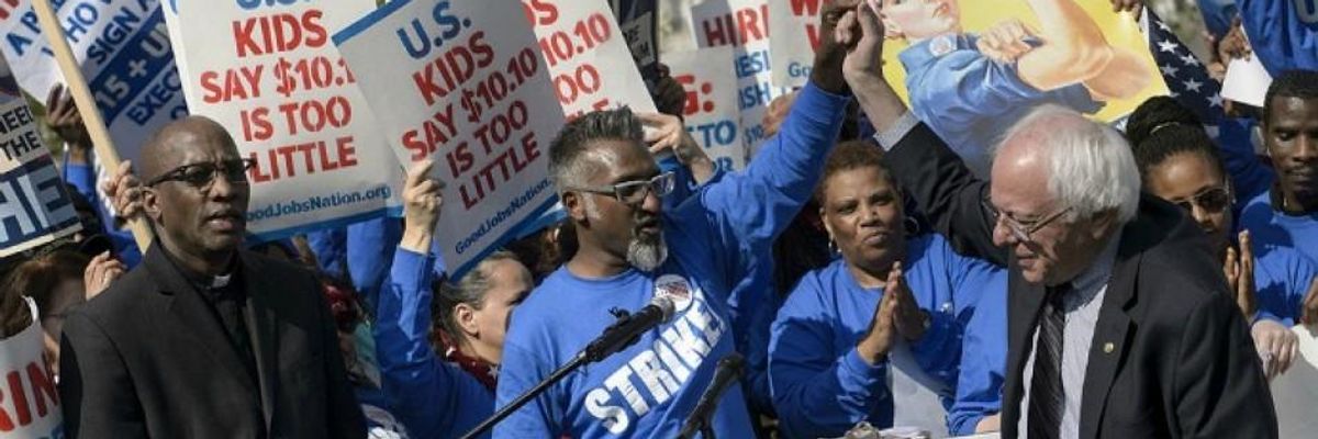 'Change Is Coming!' Congressional Dems Join Sanders in Proposing Bill to End 'Starvation Wages,' Ensuring $15 Per Hour for All Workers