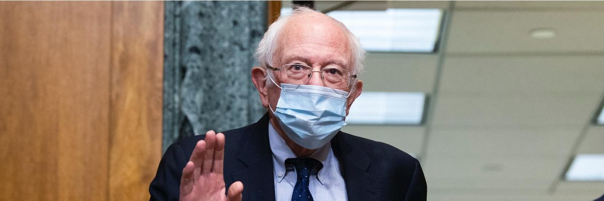 Sanders Applauds Biden for 'Putting People Over Profits' by Backing Vaccine Patent Waiver