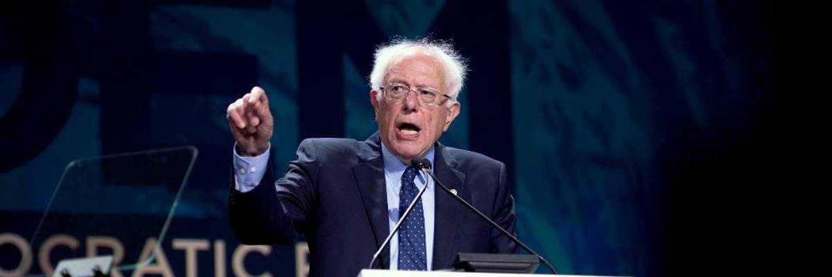 #NoMiddleGround Goes Viral as Sanders Backers Say Democrats Can't Afford to Compromise on Medicare for All, Reproductive Rights, and Bold Climate Agenda