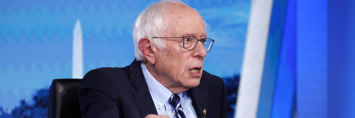 Sanders Calls Trump Anti-Science Agenda an 'Attack Against Anyone Who Has Ever Loved Someone With Cancer'