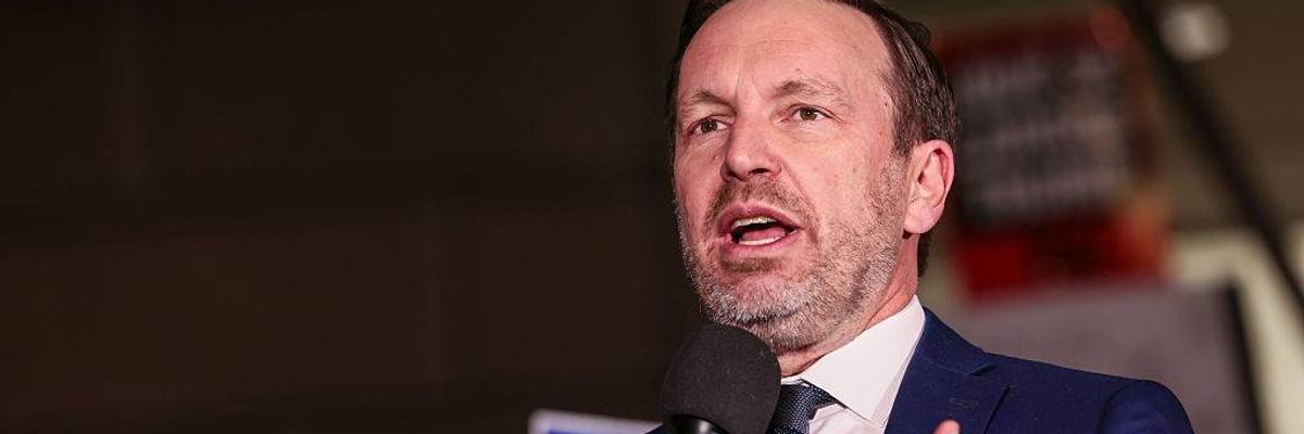 Senator Says His Visit to Texas Laid Bare the 'Dystopian World' Trump and ICE Have Created