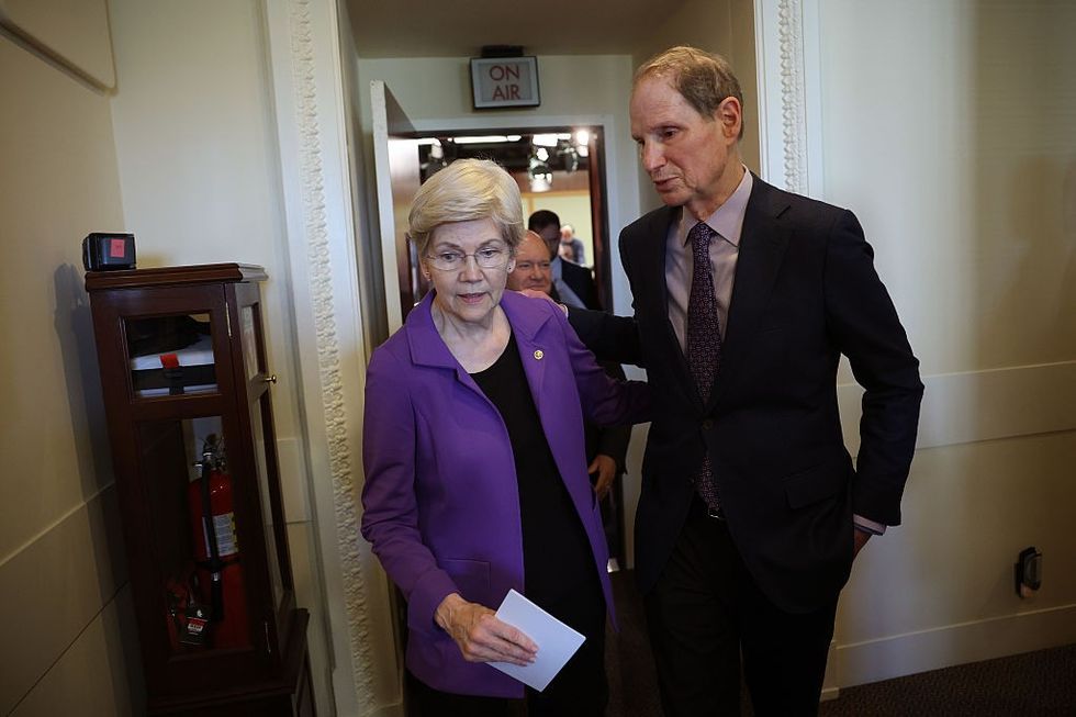 Dems Unveil Plan to Crack Down on Stock Buybacks as Trump Tax Cuts Fuel $4.8 Trillion 'Bonanza'