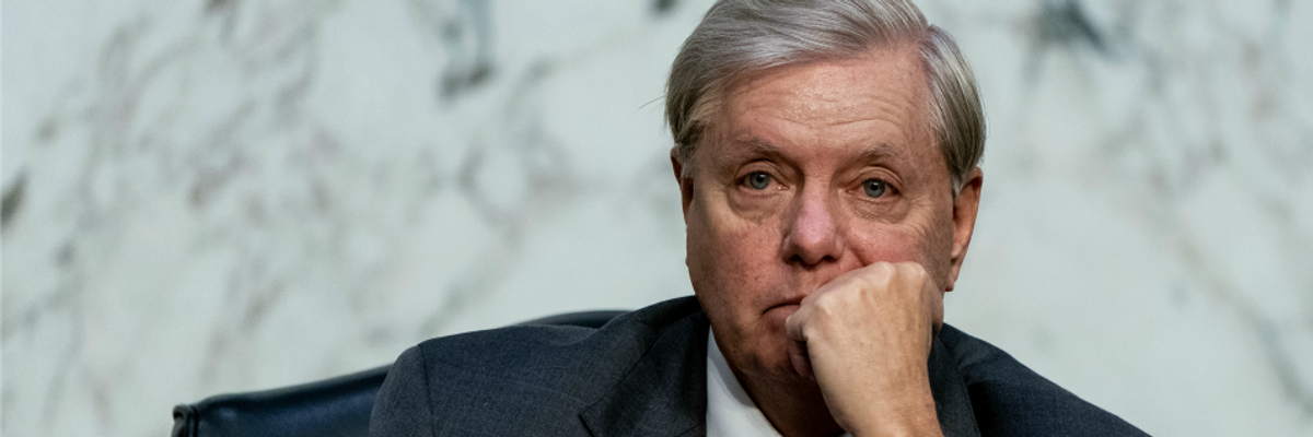 'A Crime in Plain Sight': Lindsey Graham Under Fire for Soliciting Campaign Donations in Senate Building
