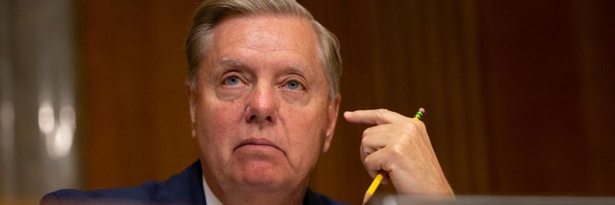 'Outrageous': Lindsey Graham Breaks Senate Rules to Advance Sweeping Anti-Asylum Bill