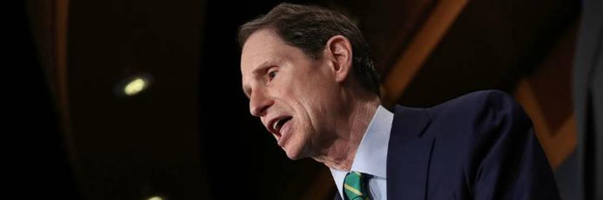 As Mysterious 'Stingray' Use Sparks Spying Fears in DC, Trump FCC Chair Accused of 'Stonewalling' Probe