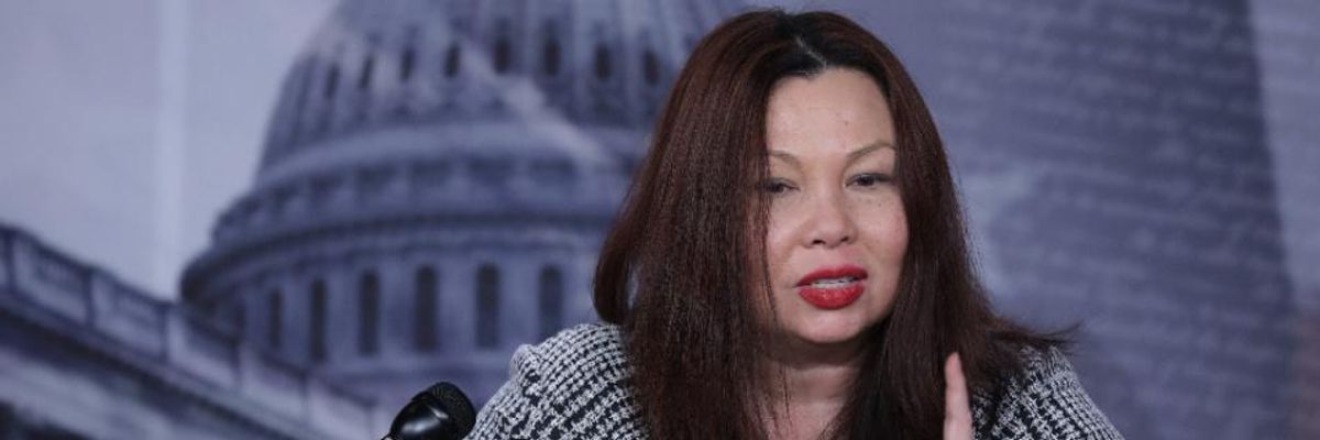 Senator Demands Postal Board Fire DeJoy Over 'Pathetic 10-Year Plan to Weaken USPS'