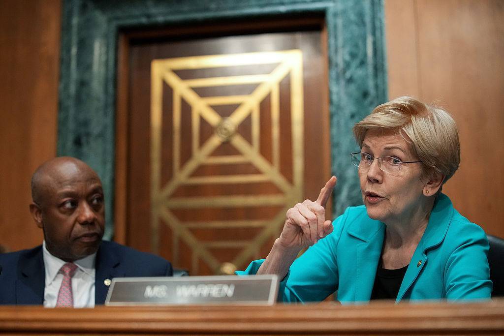 Warren Says DOJ Dropped Powell Probe to Secure Installation of Trump 'Sock Puppet' as Fed Chair