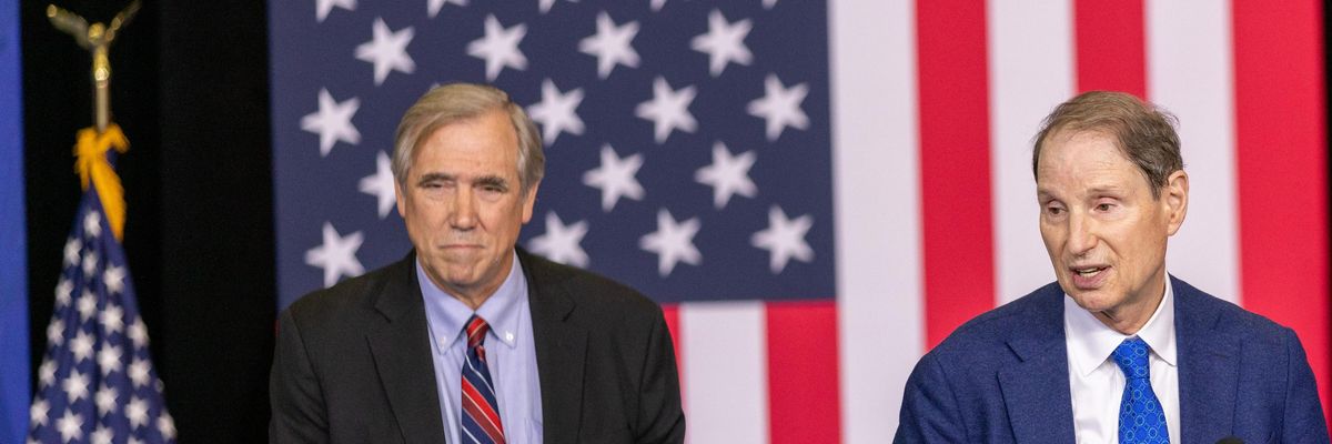 Sens. Merkley and Wyden