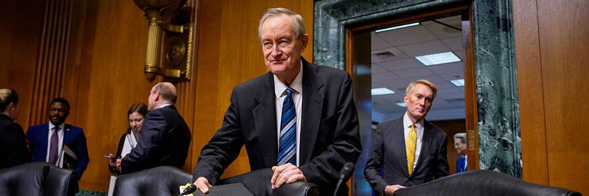 Sens. Mike Crapo (R-Idaho) and James Lankford (R-Okla.)